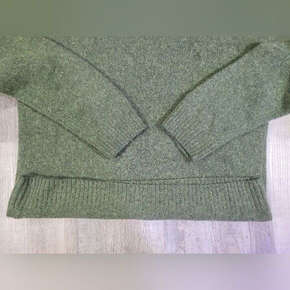VINTAGE 50% WOOL MEDIUM WEIGHT  penguin green sweater - Picture 8 of 9